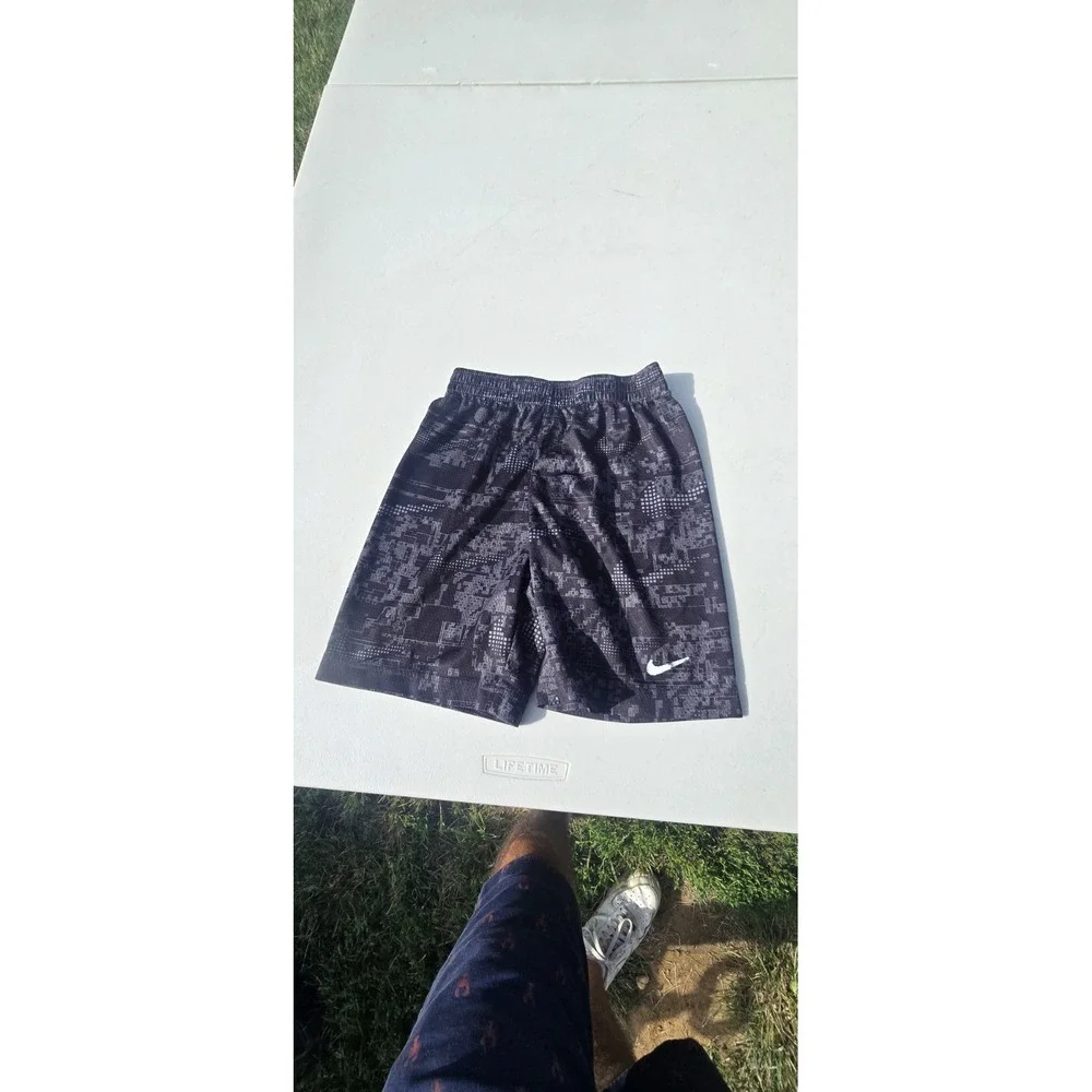 Boy's Grey Nike Basketball shorts Size 7
